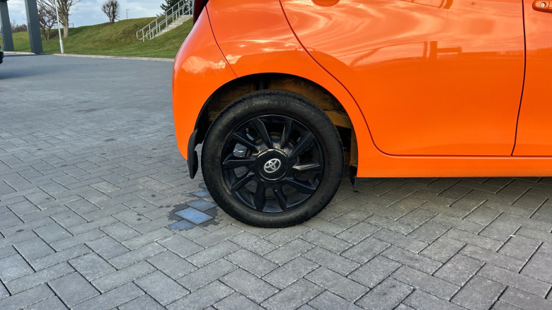 Toyota Aygo 1.0 VVT-i X-Cite 6 5dr Petrol Hatchback